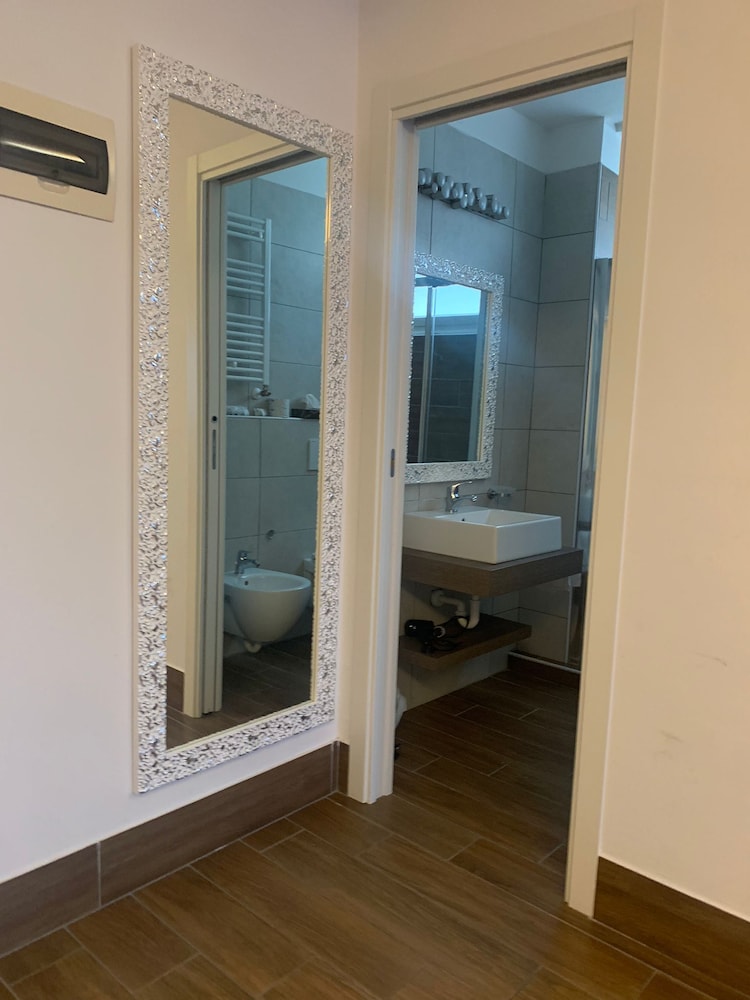 

Milano - Riviera Romagnola, Mare Italia - Hotel Royal Plaza