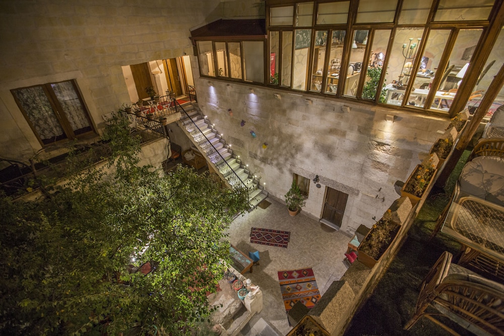 

Palermo - Çavuşin - Sakli Konak Cappadocia Hotel&Restaurant
