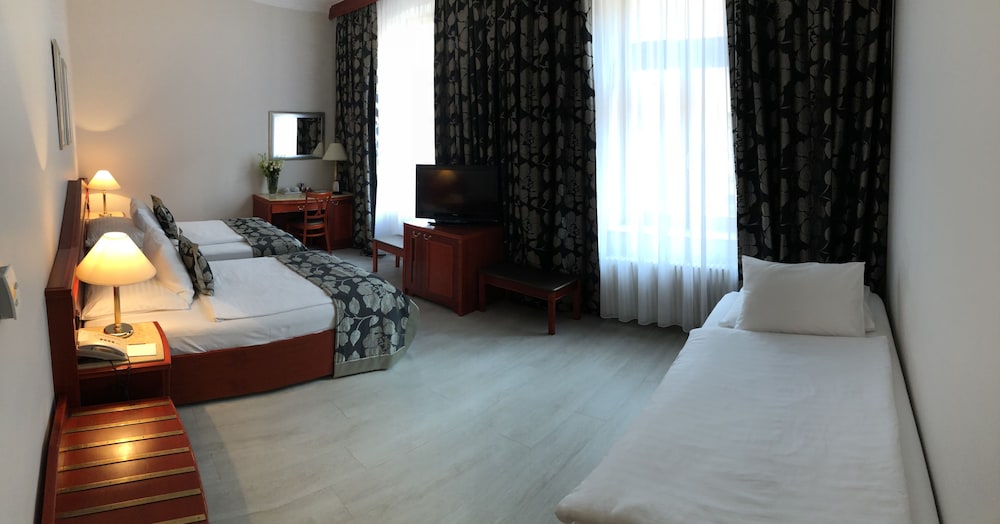 

Lamezia Terme - Praga - Hotel Carlton