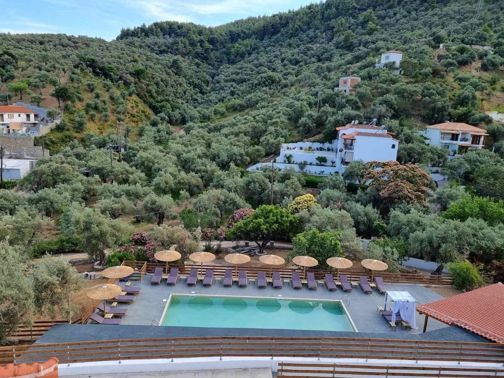 

Bologna - Troulos - MANGO Skiathos