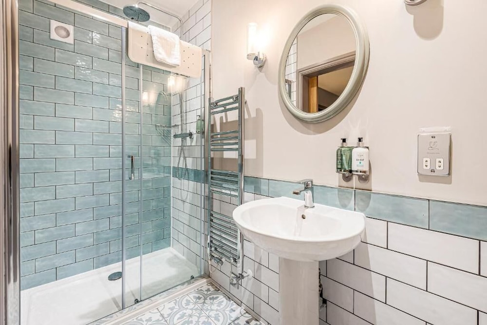 

Roma - Bath - Charlcombe Inn