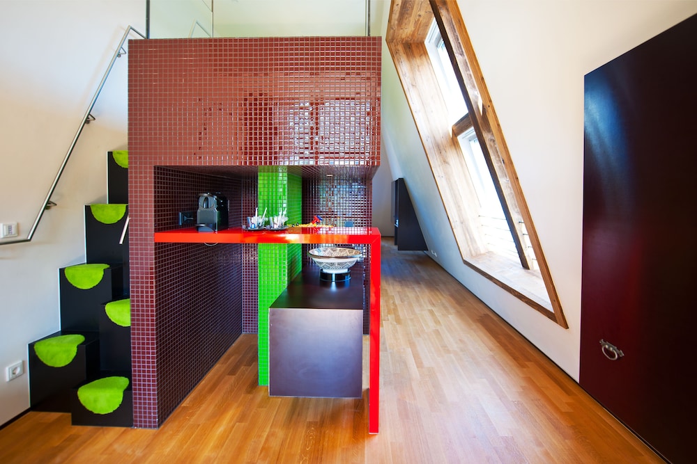 

Bari - Innsbruck - NALA individuellhotel