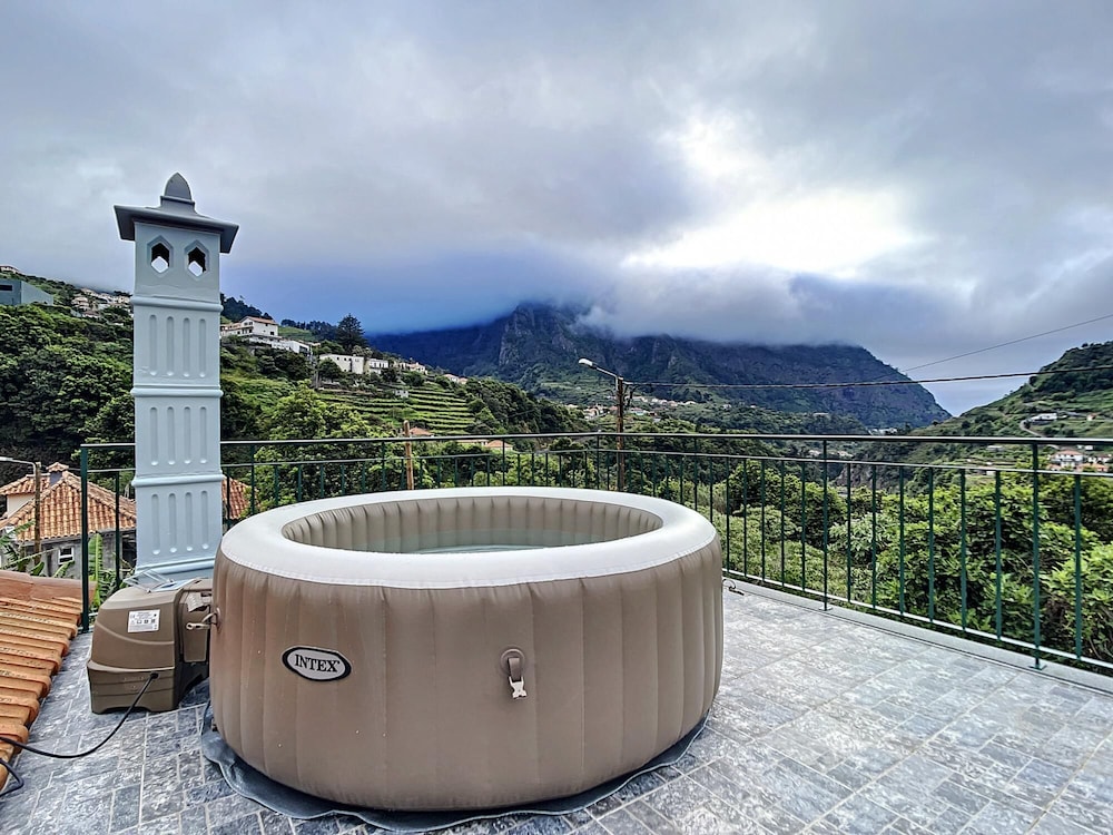 

Verona - São Vicente - Villa Bella Vista by Atlantic Holiday