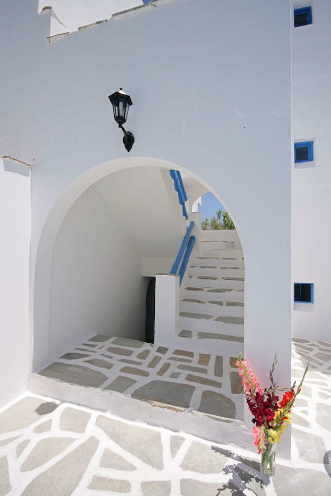 

Roma - Naxos, Isole Greche - Sunny Beach Studios
