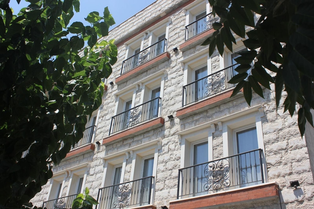 

Milano - Izmir - Maxxmarine hotel