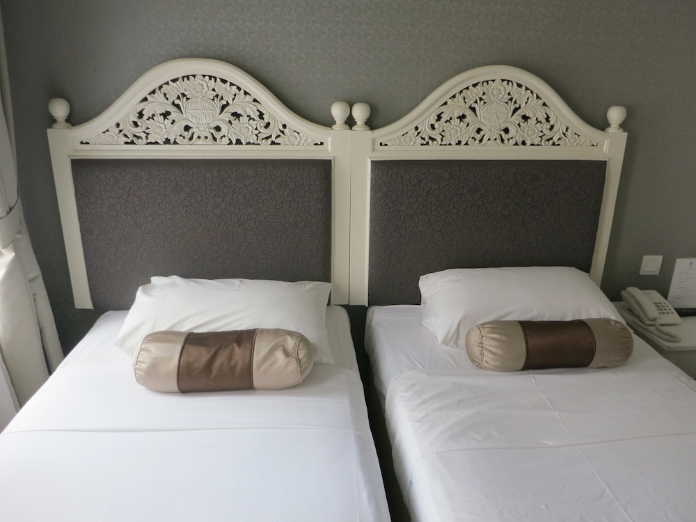 

Milano - Sentosa Island - The Inn at Temple Street