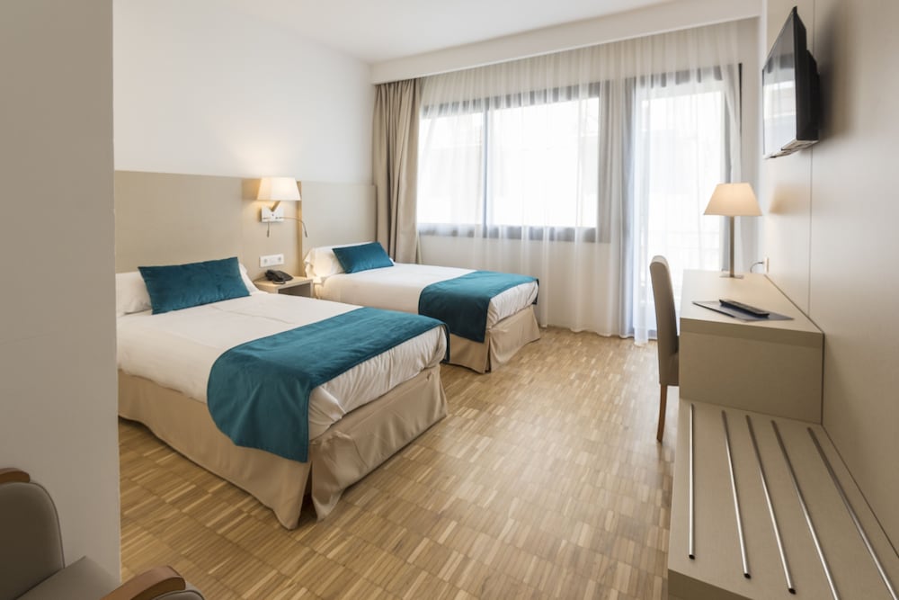 

Pisa - Tarragona - Hotel Lauria