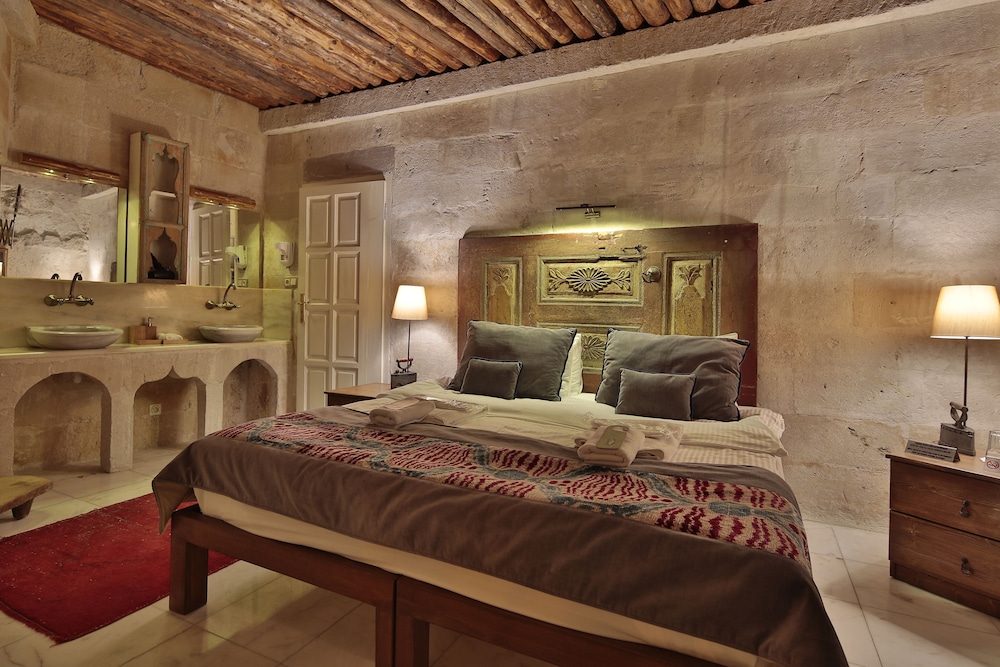 

Napoli - Nevsehir - Rox Cappadocia
