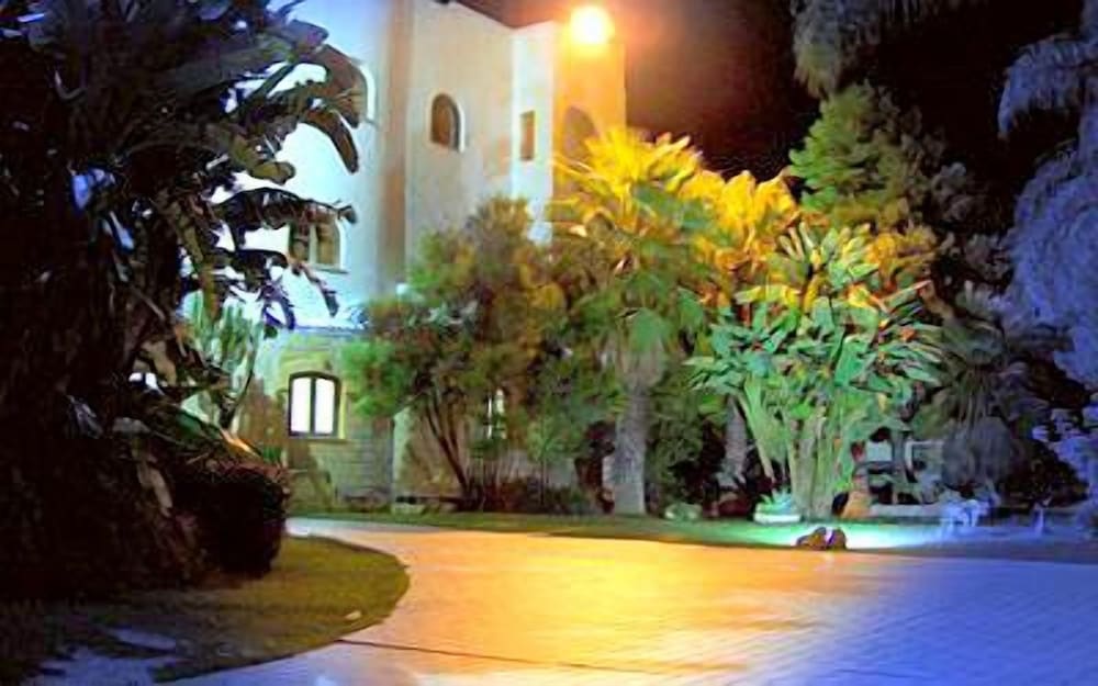 

Verona - Porto Empedocle - Hotel Akrabello