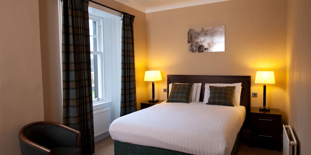 

Lamezia Terme - Perth - Leonardo Boutique Huntingtower Perth