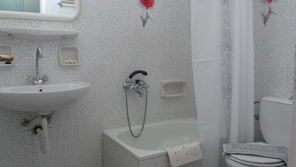

Roma - Logaras - Arkas Inn