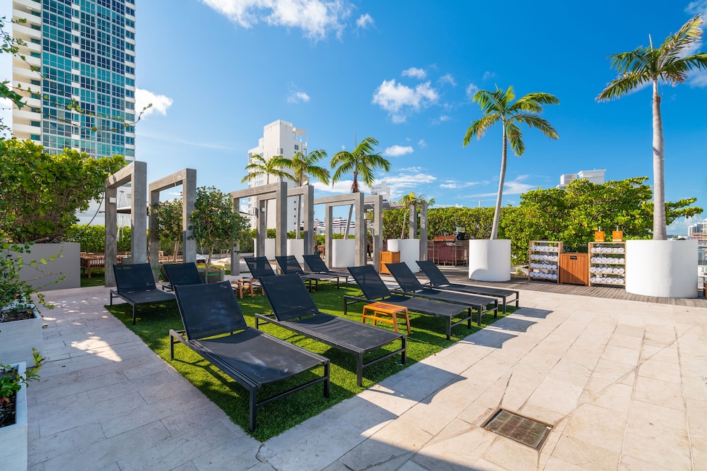 

Roma - Miami, Florida - South Beach Hotel