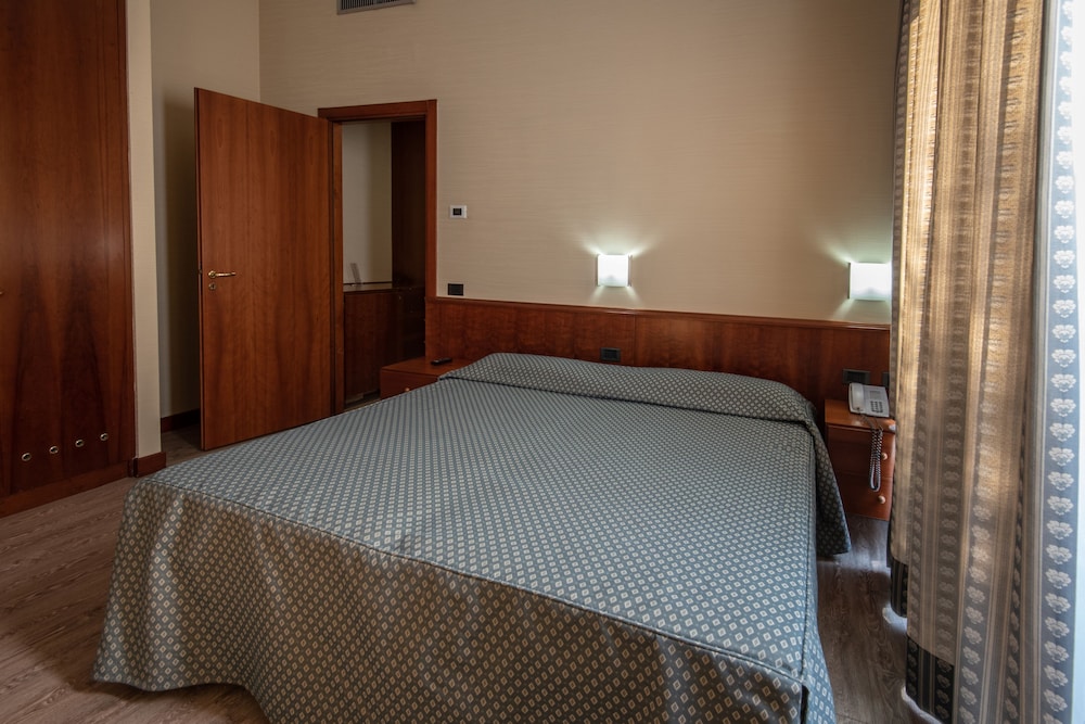 

Reggio Calabria - Ciampino - Hotel Petra