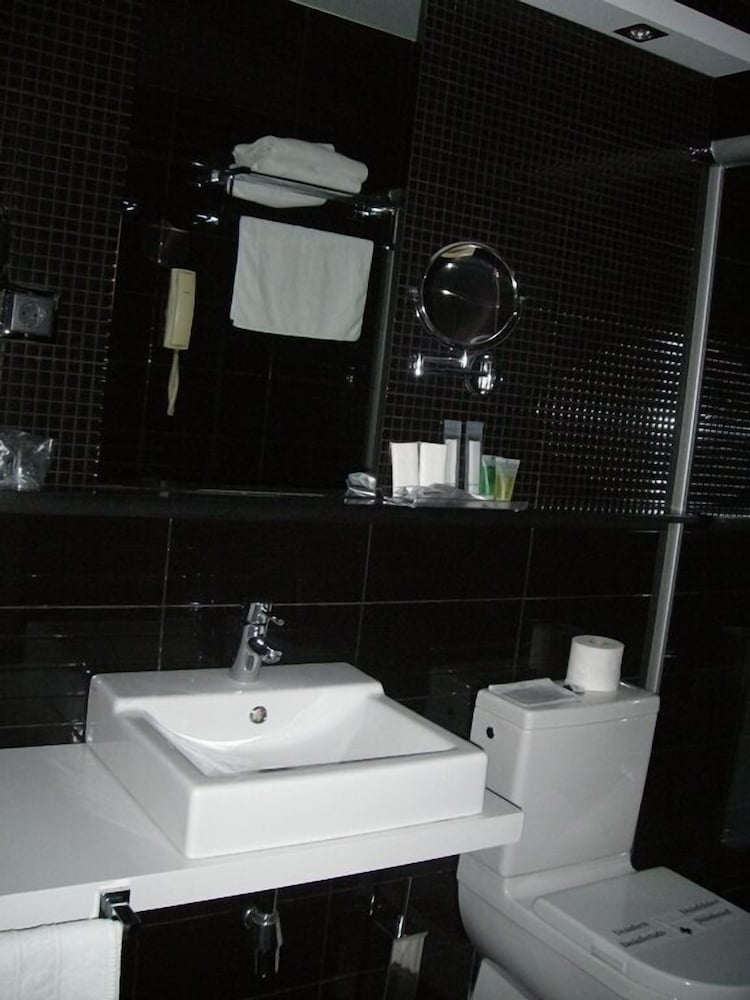 

Napoli - Santander - Hotel Los Angeles