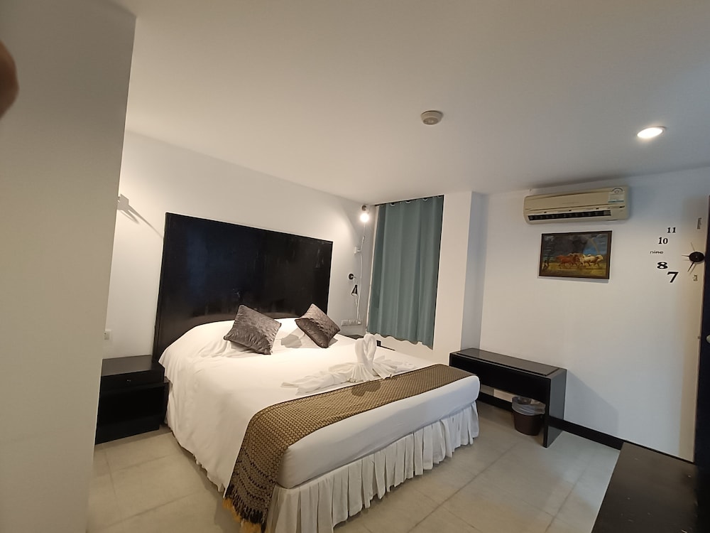 

Bari - Patong Beach - Noble House Patong