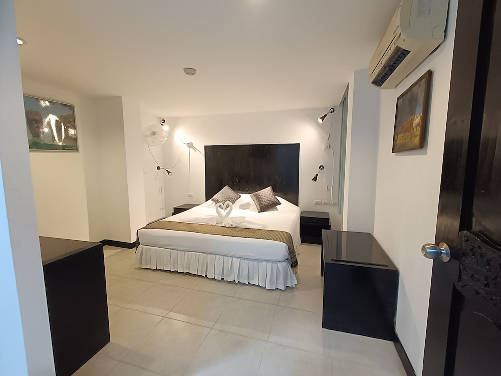 

Milano - Kata Beach - Noble House Patong