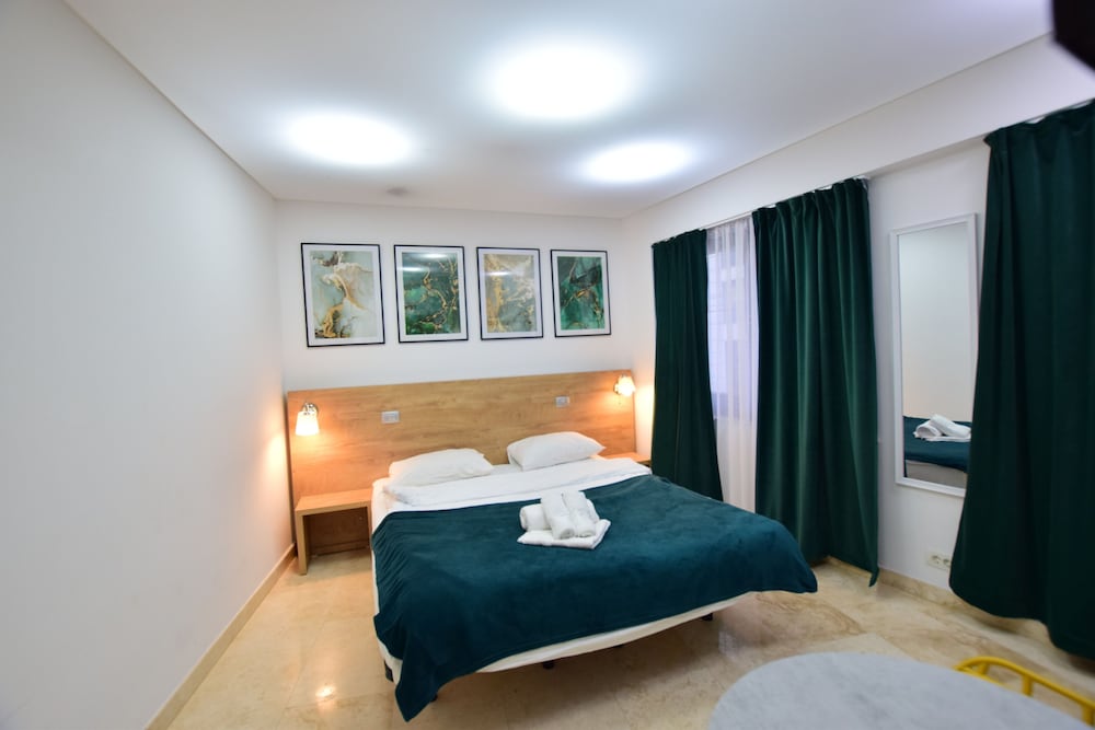 

Napoli - Voluntari - Dacia Residence Apartments