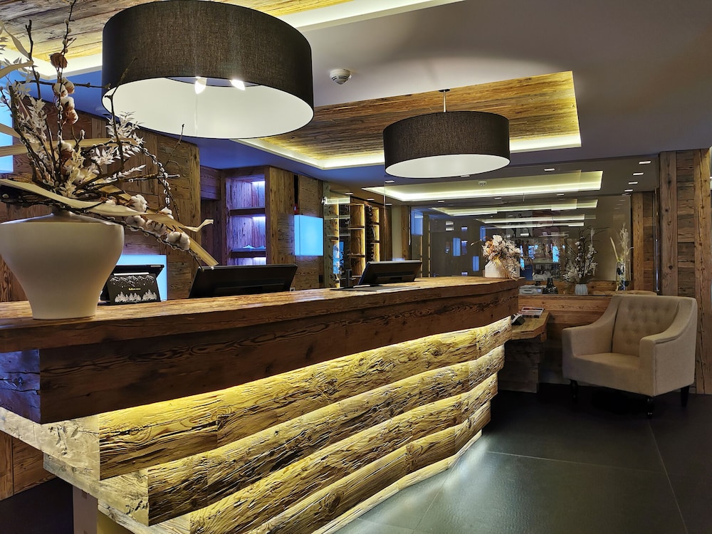 

Napoli - Saanen - Hotel de Rougemont & Spa