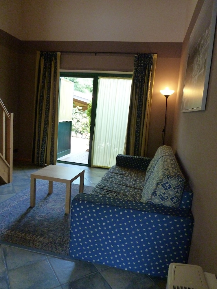 

Lamezia Terme - Lago Maggiore, Laghi Italia - Hotel Ristorante La Perla