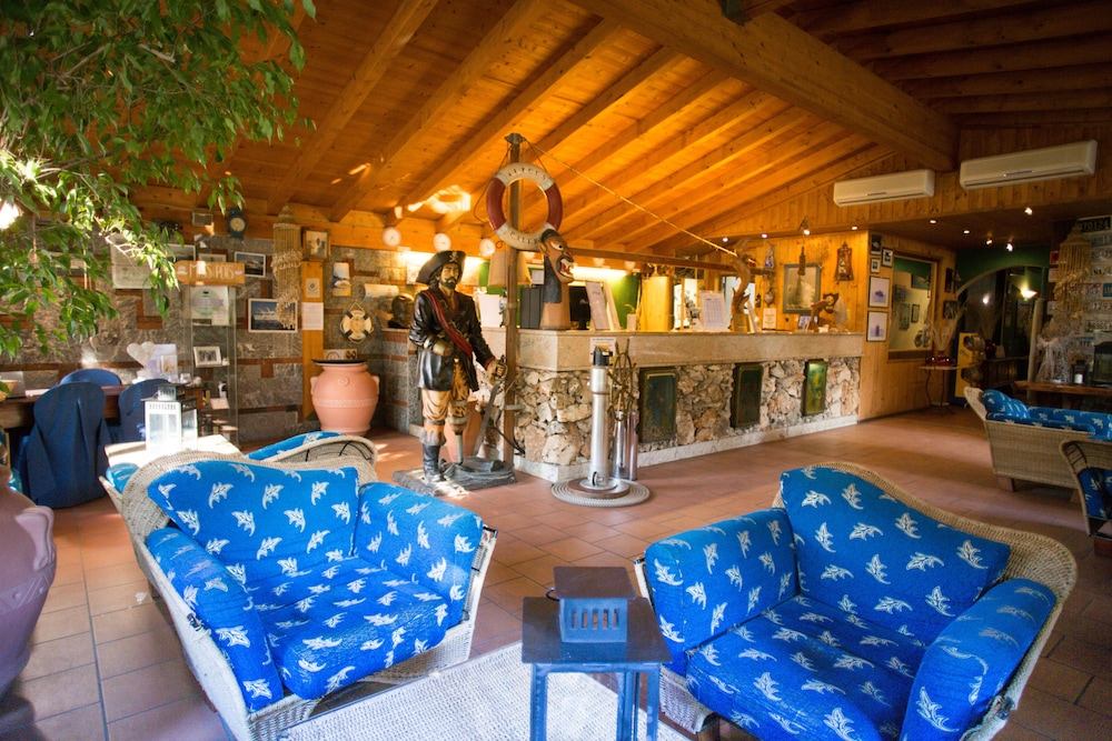 

Catania - Lago Maggiore, Laghi Italia - Hotel Ristorante La Perla