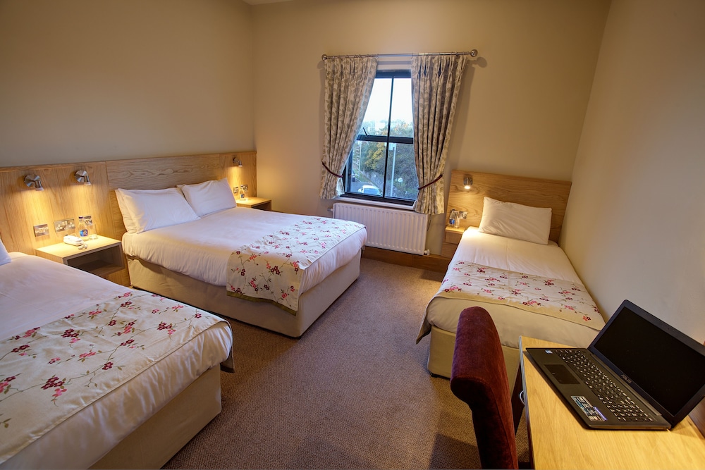 

Milano - Maynooth - The Lucan Spa Hotel