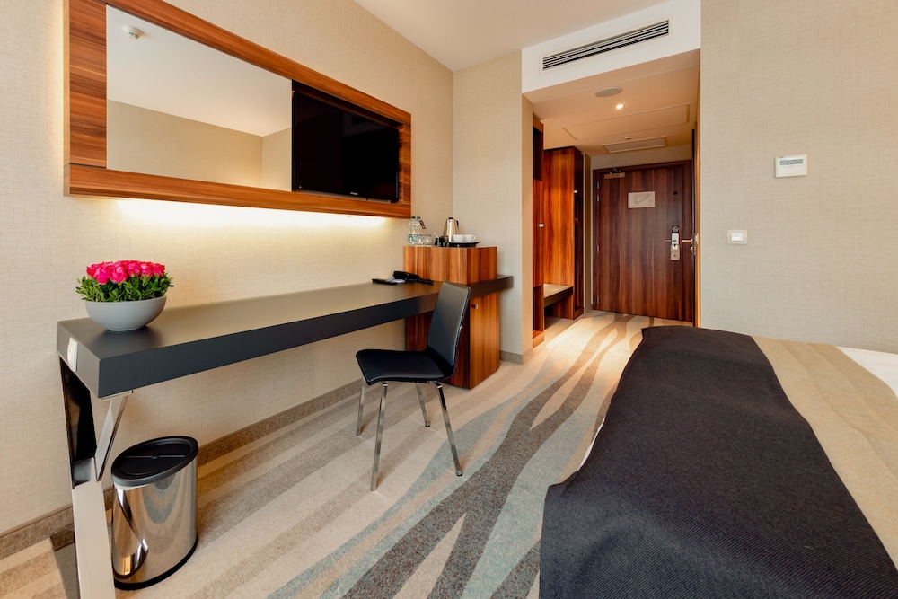 

Milano - Piaseczno - Warsaw Plaza Hotel