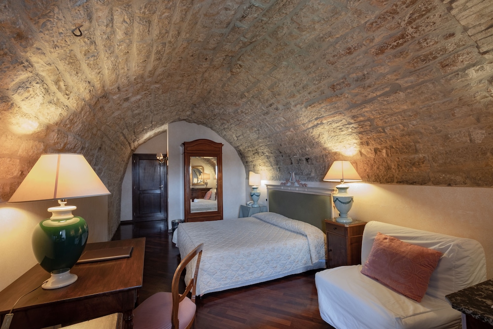 

Roma - Gubbio - Relais Ducale