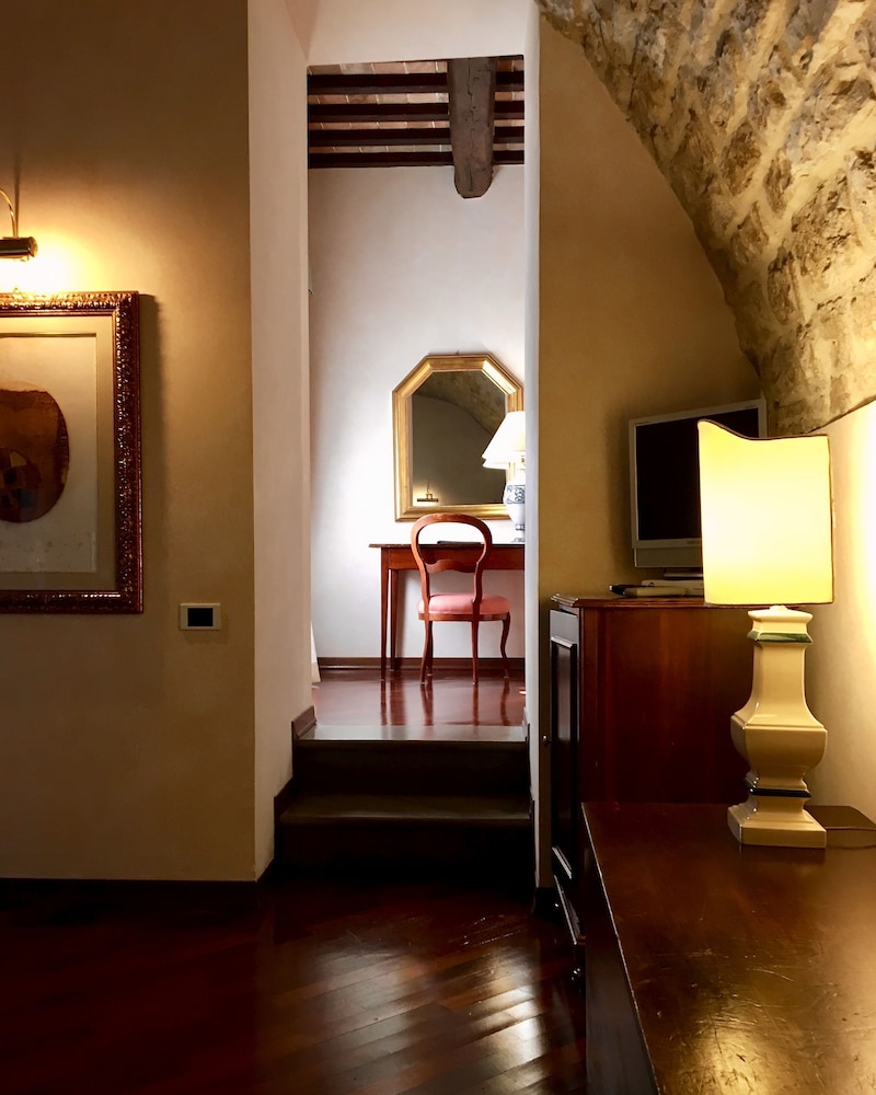 

Roma - Gubbio - Relais Ducale