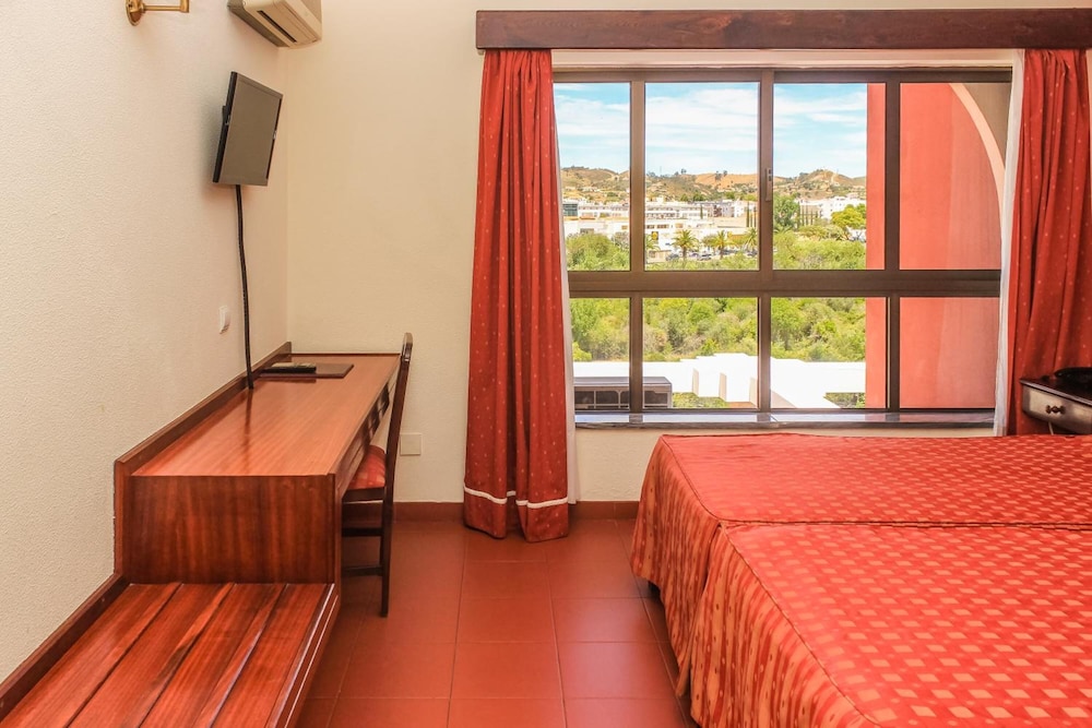 

Catania - Portimao - Hotel Colina Dos Mouros