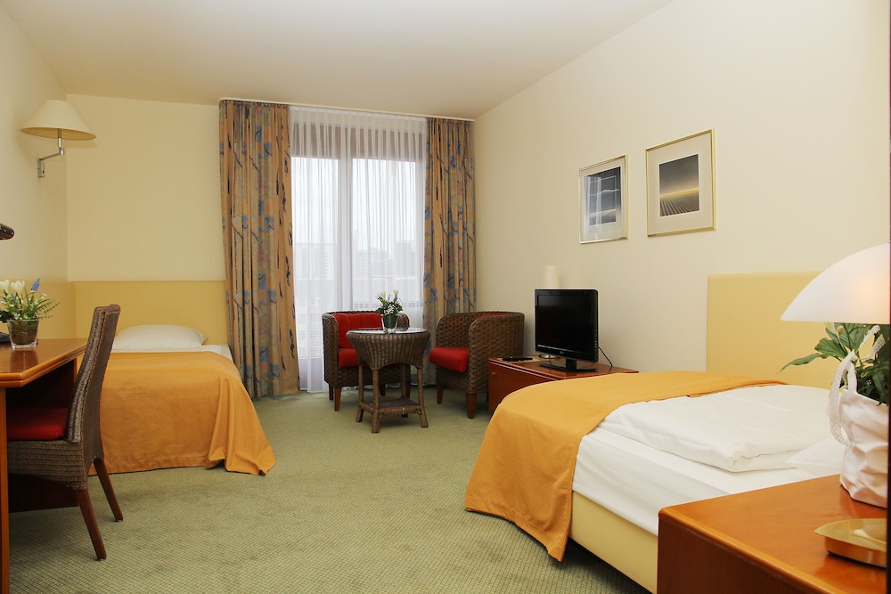 

Napoli - Germering - Hotel Gästehaus Forum am Westkreuz