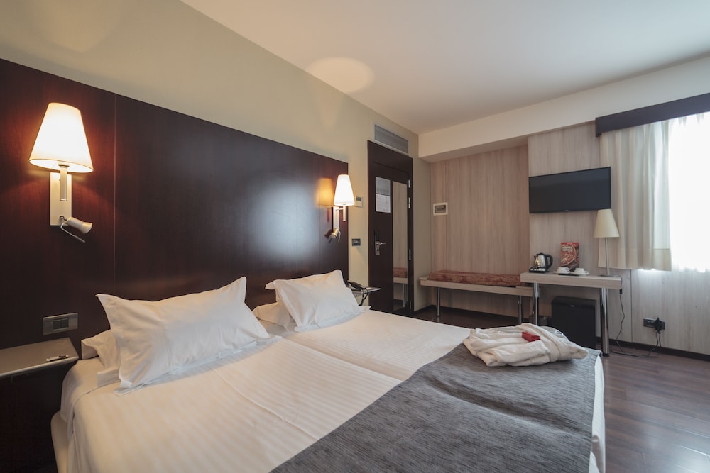 

Milano - Chiclana de la Frontera - Hotel Salymar