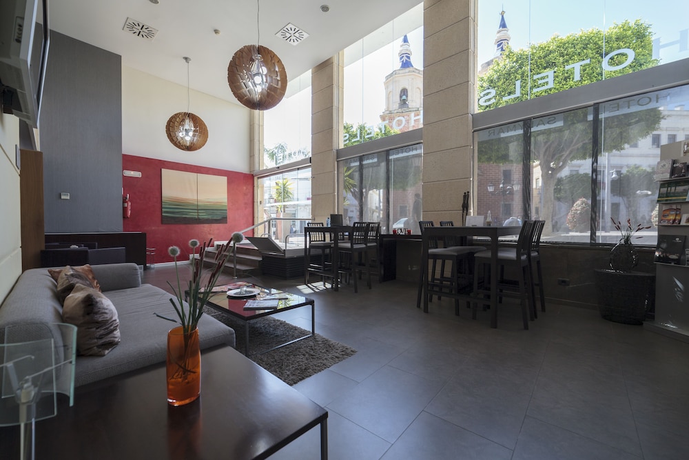 

Milano - Puerto Real - Hotel Salymar