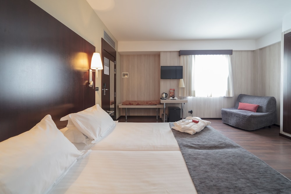 

Milano - Chiclana de la Frontera - Hotel Salymar