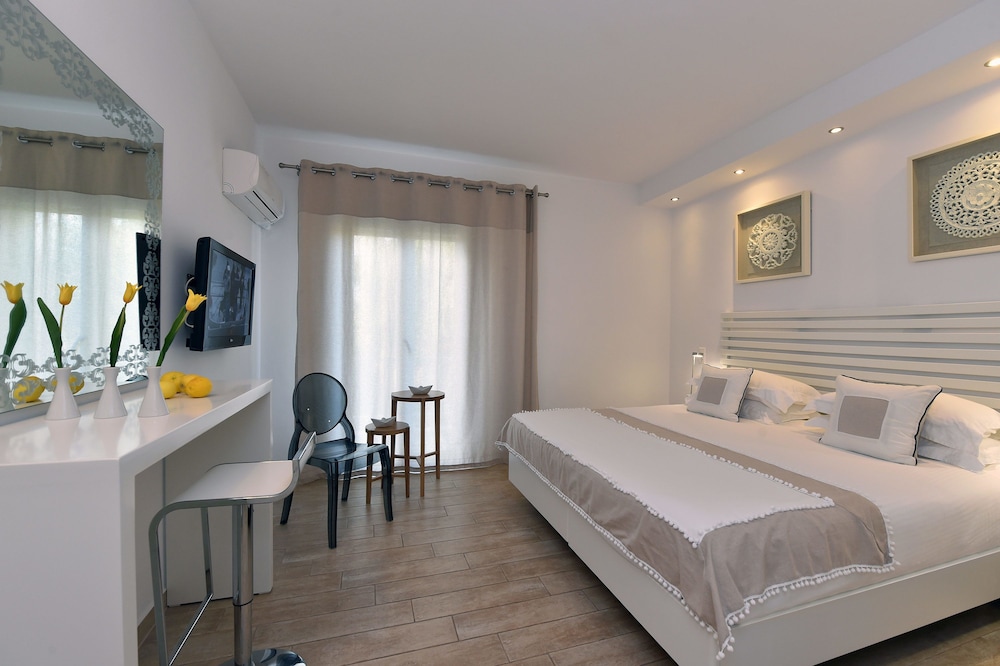 

Milano - Maráthion - Apollon Boutique Hotel