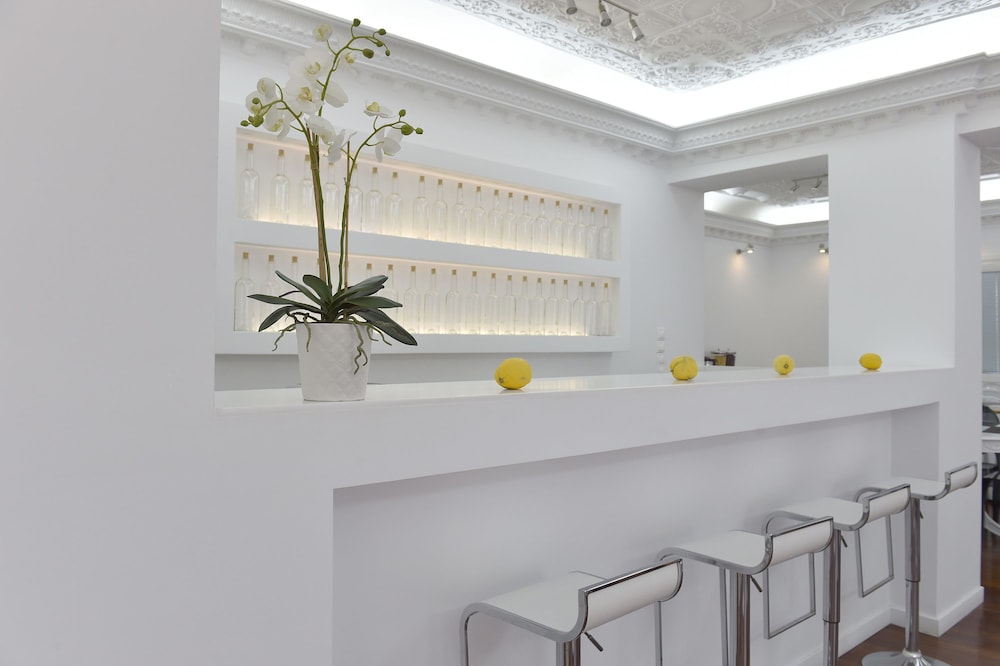 

Milano - Paros, Isole Greche - Apollon Boutique Hotel