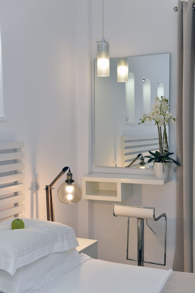 

Bari - Paros, Isole Greche - Apollon Boutique Hotel