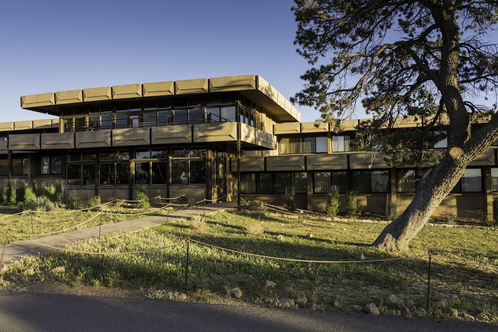Tusayan - Kachina Lodge - Inside the Park