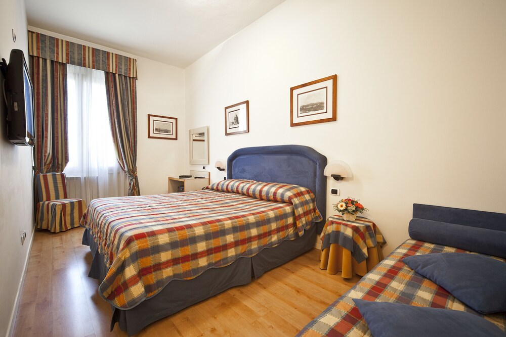 

Napoli - Siena - Hotel Italia