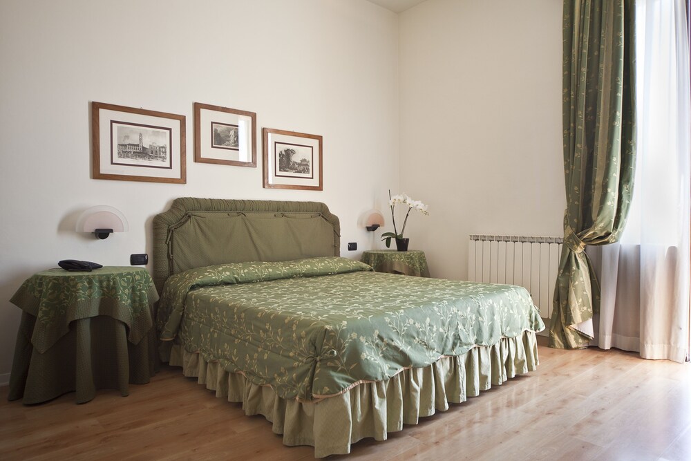 

Brindisi - Siena - Hotel Italia