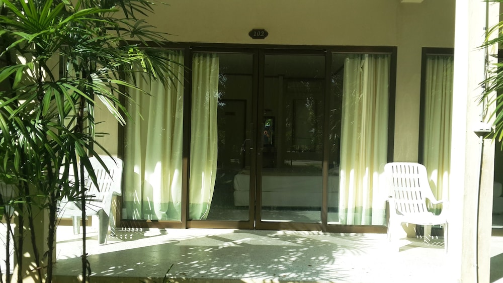 

Milano - Mae Nam Beach - Jinta City Samui