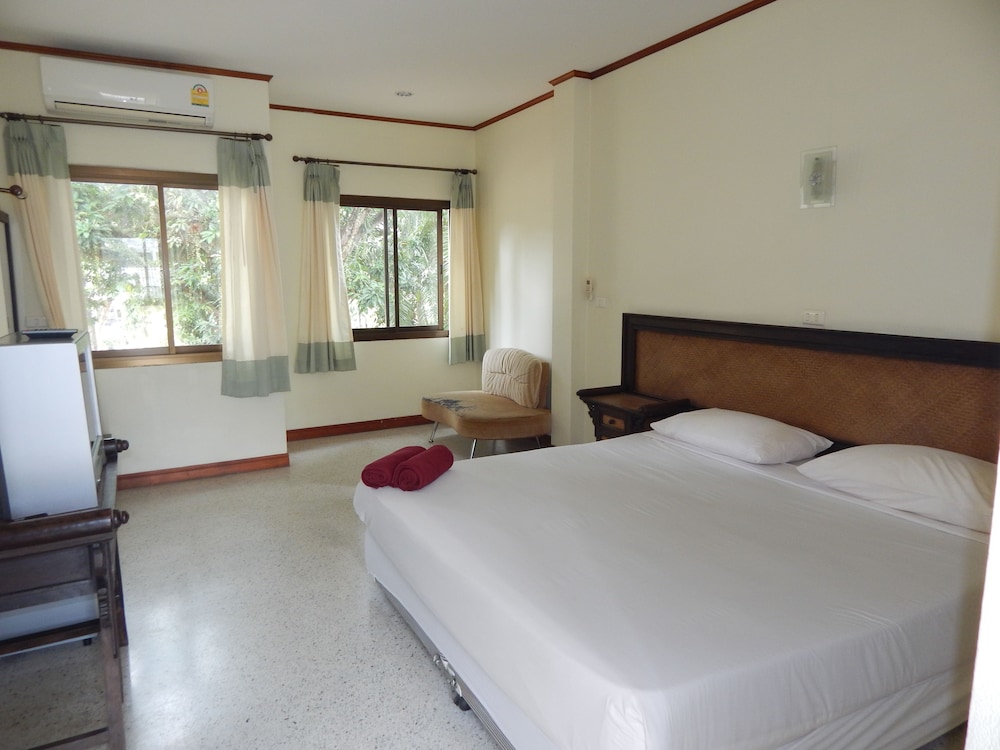 

Napoli - Mae Nam Beach - Jinta City Samui