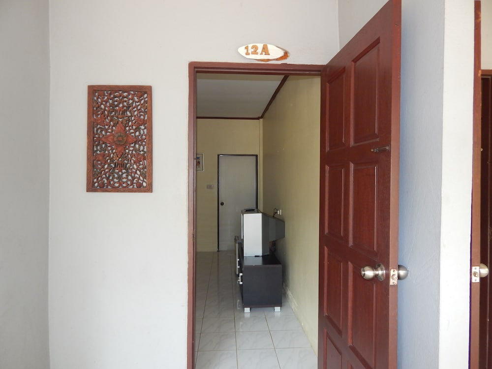 

Roma - Lipa Noi - Jinta City Samui