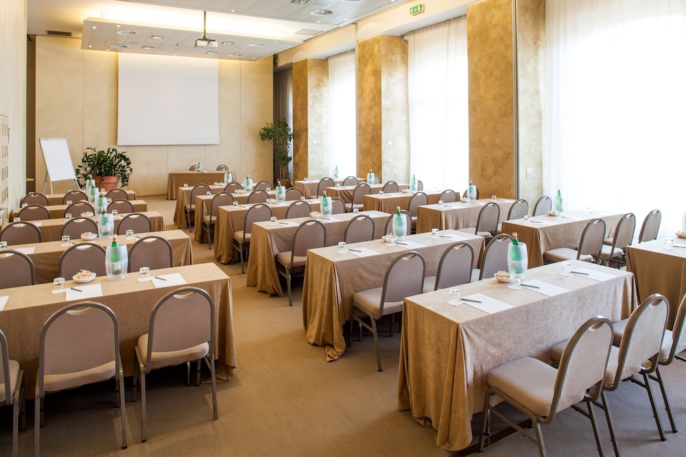 

Napoli - Lissone - Cosmo Hotel Palace