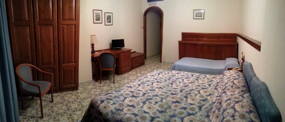 

Milano - Castellammare di Stabia - Hotel Mega Mare