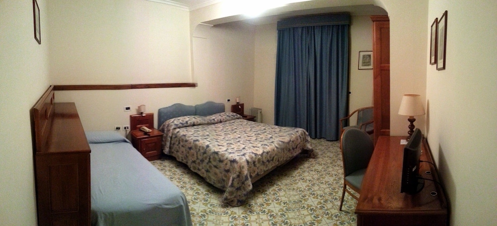

Milano - Vico Equense - Hotel Mega Mare