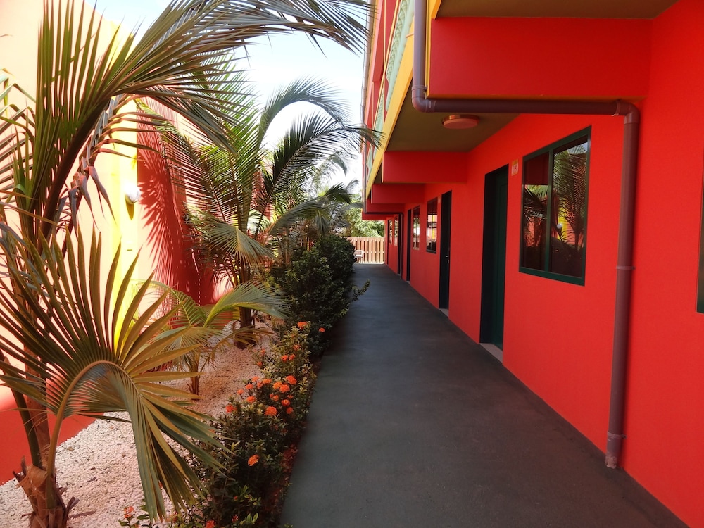 

Roma - Palm Beach - Del Rey Apartments