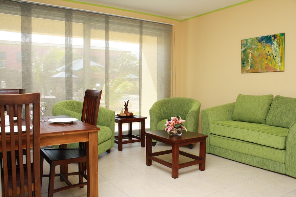 

Milano - Palm Beach - Del Rey Apartments