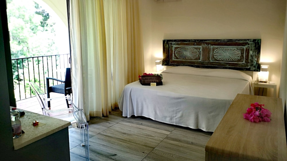 

Napoli - Pula - Hotel Costa Dei Fiori