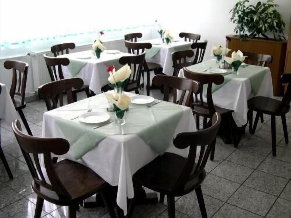 

Bologna - Offenbach - Hotel Rossija