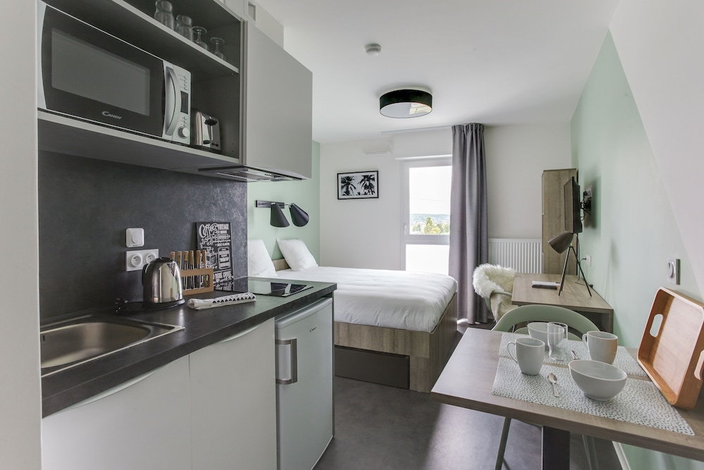 

Palermo - Épinay-sur-Orge - All Suites Massy Palaiseau